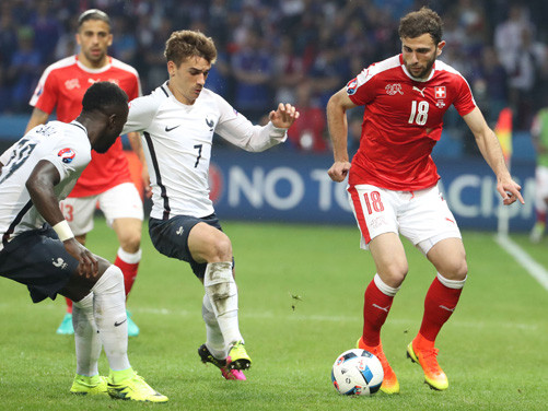 EURO 2016: Pháp và Thụy Sĩ chia điểm trong lượt trận cuối cùng bảng A