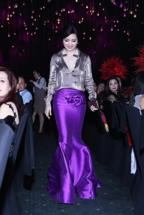 Hoa hậu Giáng My khoe giọng hát trong đêm tiệc hội tụ nhiều mỹ nhân Việt