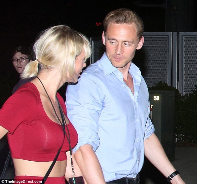 Vừa hẹn hò, Taylor Swift nghĩ Tom Hiddleston là tình yêu đích thực