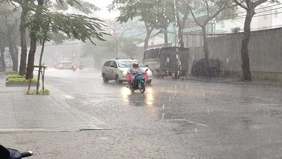 Dự báo thời tiết ngày 27/6: Cảnh báo mưa dông mạnh ở các tỉnh phía Nam