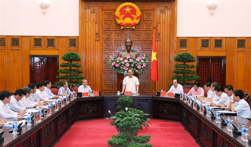 Thủ tướng Nguyễn Xuân Phúc: Kon Tum cần đẩy mạnh tái cơ cấu nông nghiệp và phát triển cây chủ lực