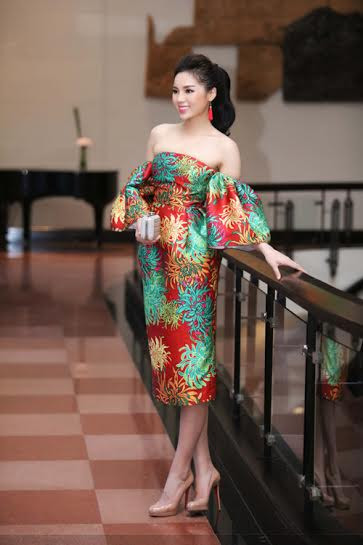 Sao Việt mặc đẹp: Ngọc Diễm yêu kiều, Hà Hồ sexy với đầm đuôi cá