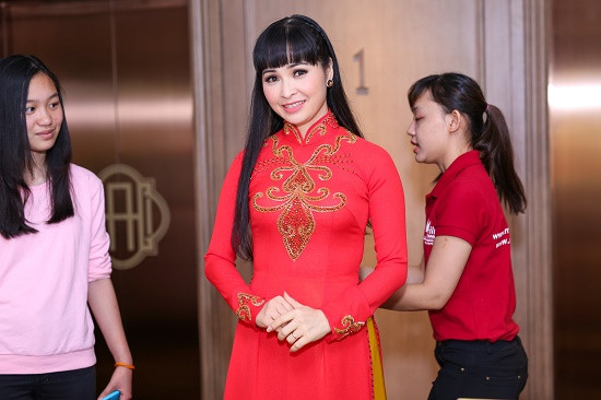 Trịnh Kim Chi, Trang Nhung đọ dáng tuổi 40