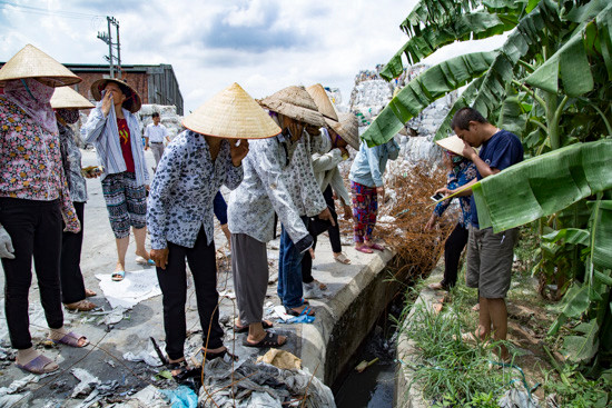 Hưng Yên: Dân kêu cứu vì công ty tái chế phế liệu gây ô nhiễm nghiêm trọng