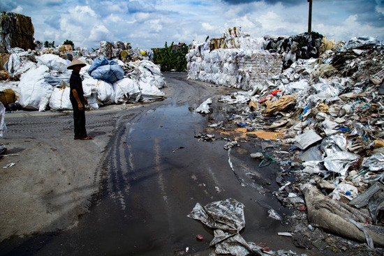 Hưng Yên: Dân kêu cứu vì công ty tái chế phế liệu gây ô nhiễm nghiêm trọng