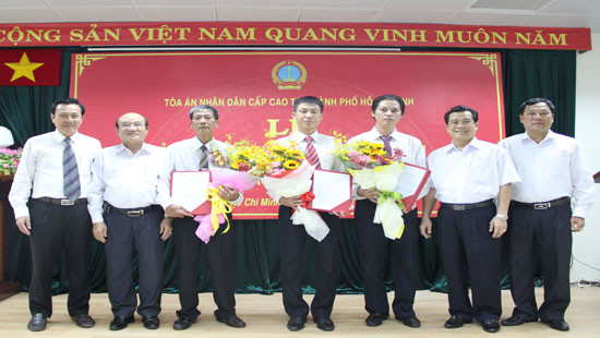 TAND cấp cao tại Tp Hồ Chí Minh: Công bố và trao các quyết định bổ nhiệm chức vụ lãnh đạo