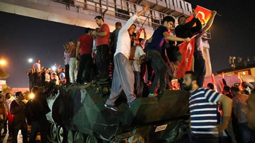 Vụ đảo chính ở Thổ Nhĩ Kỳ: Thủ tướng tuyên bố tình hình 
