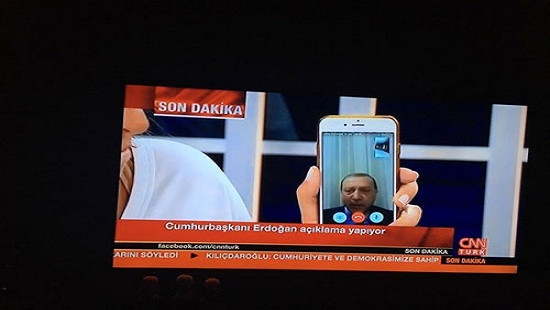 Tin tức thế giới 24 giờ: Tổng thống Thổ Nhĩ Kỳ dùng Facetime hối thúc người dân xuống đường biểu tình