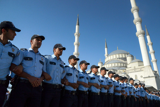 Vụ đảo chính tại Thổ Nhĩ Kỳ: 8.000 Cảnh sát bị sa thải 