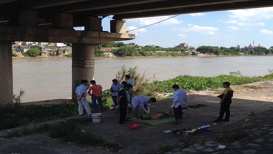 Nam Định: Phát hiện người đàn ông nằm chết trên cầu