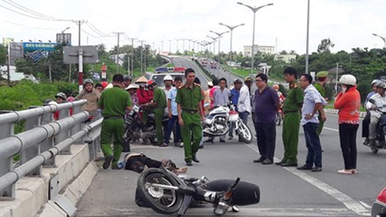 Người đàn ông tử vong trên đường đi đám cưới