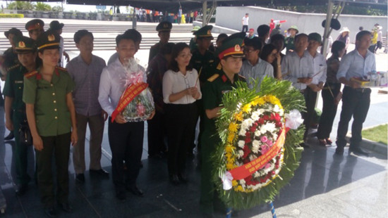 TAND tỉnh Quảng Bình dâng hương tưởng niệm các anh hùng liệt sỹ 