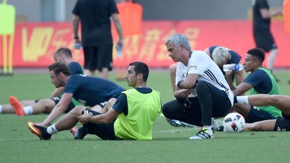 Jose Mourinho ban lệnh cấm các cầu thủ MU chơi Pokemon Go