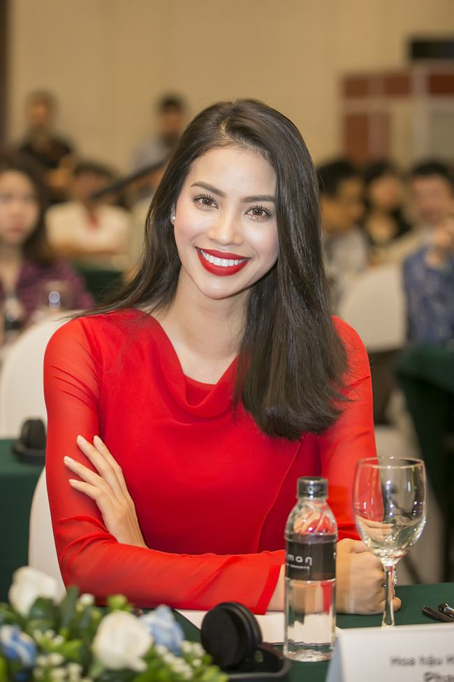 Hoa hậu Phạm Hương làm đại sứ thiện chí bảo vệ động vật hoang dã