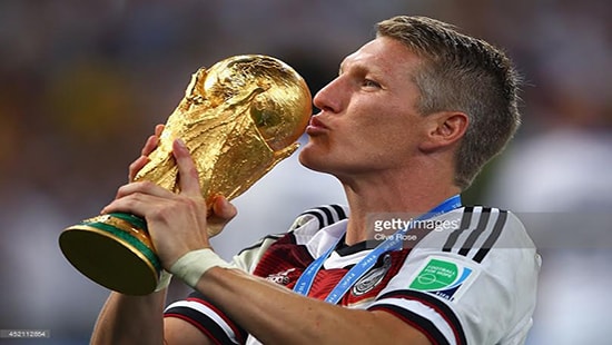 Schweinsteiger giã từ tuyển Đức