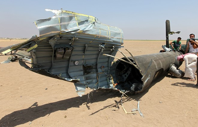 Trực thăng cứu trợ Nga bị bắn rơi tại Syria: Thi thể phi công bị phiến quân kéo lê trên đường