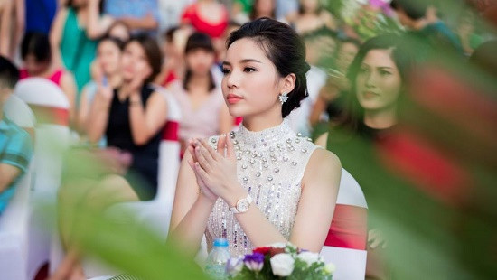 Kỳ Duyên bị cảnh cáo và tước quyền đồng hành cùng Hoa hậu Việt Nam 2016