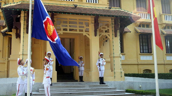 Bộ Ngoại giao tổ chức Lễ thượng cờ ASEAN 2016