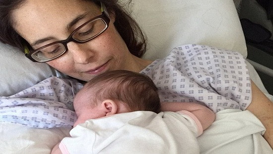 Tin tức 24h về sức khỏe: Phát hiện khối u khi sinh mổ, người mẹ qua đời khi con 10 tuần tuổi