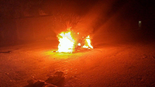 Nghệ An: Cả làng vây đánh, đốt xe của hai thanh niên nghi là “cẩu tặc”