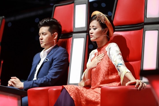 Noo Phước Thịnh khóc khi nghe thí sinh The Voice Kids hát về mẹ