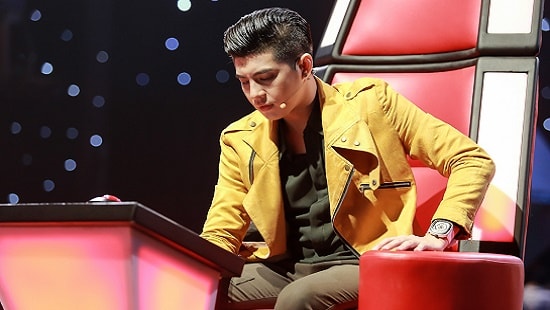 Noo Phước Thịnh khóc khi nghe thí sinh The Voice Kids hát về mẹ