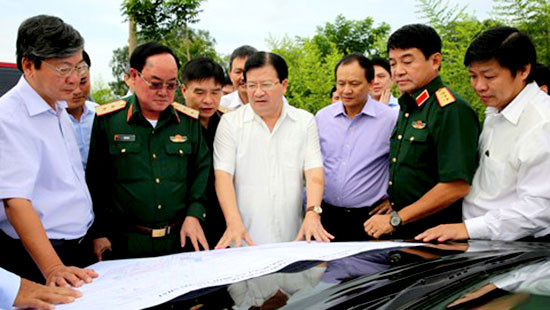 Phó Thủ tướng thị sát, chỉ đạo khắc phục tình trạng quá tải sân bay Tân Sơn Nhất