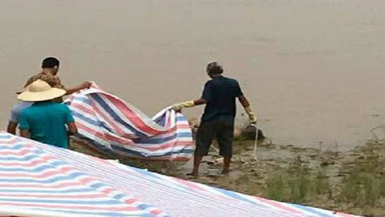 Phát hiện xác người đàn ông đang phân hủy trên sông Hồng