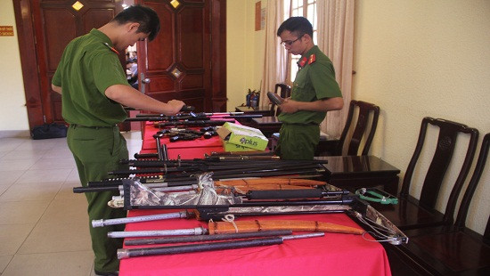 Hà Nội: Triệt phá ổ nhóm tội phạm có tổ chức, thu giữ nhiều vũ khí nóng 
