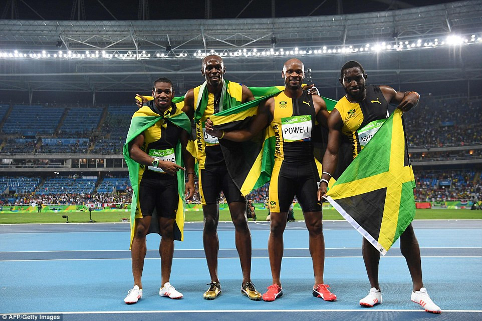 Hình ảnh: `Tia chớp` Usain Bolt hoàn tất hat-trick HCV tại Olympic Rio 2016 số 3