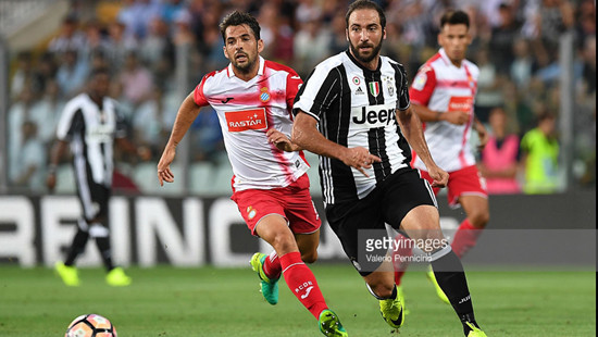 Higuain giúp Juventus thắng trận đầu 
