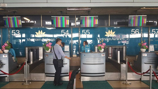 Nguyên nhân màn hình làm thủ tục tại sân bay Nội Bài gặp trục trặc 