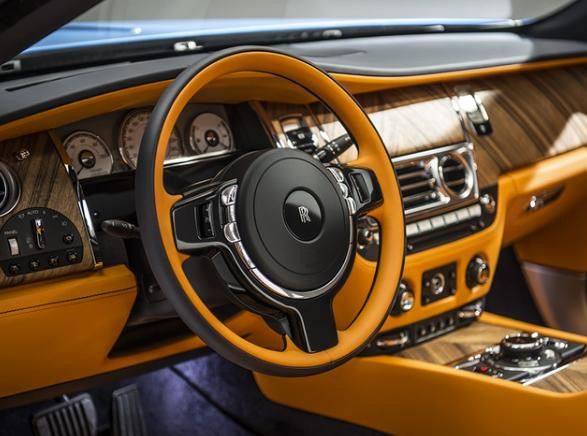 Rolls-Royce tiếp tục ra mắt phiên bản đặc biệt với sắc màu cam