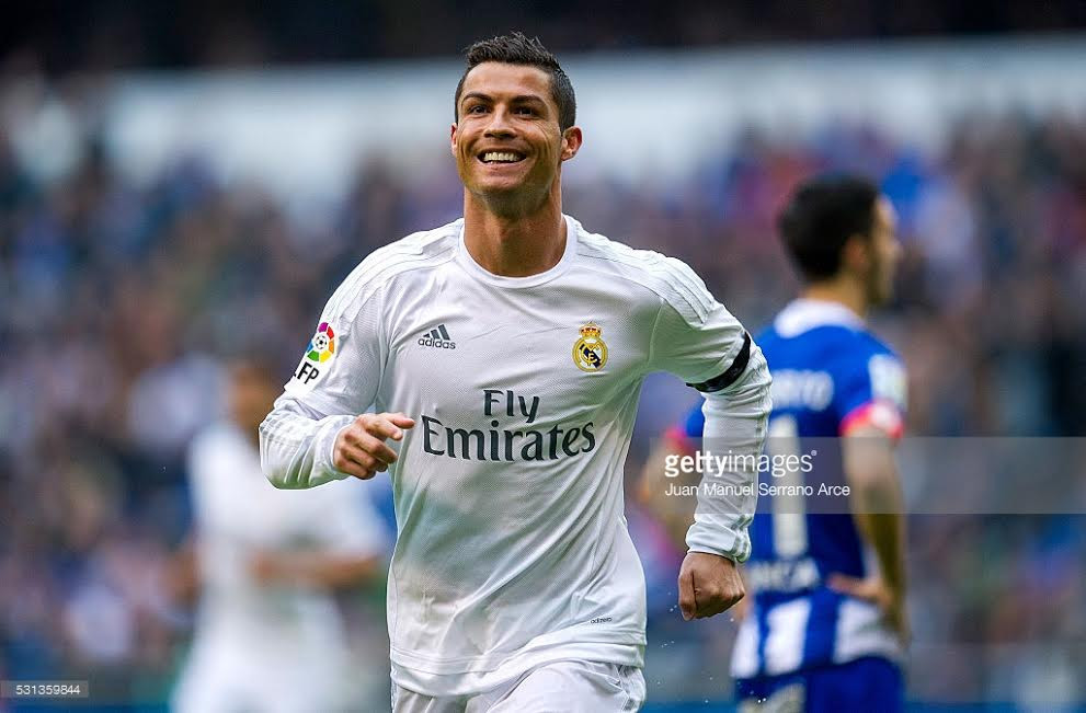 C.Ronaldo lần thứ 2 nhận giải Cầu thủ xuất sắc nhất châu Âu