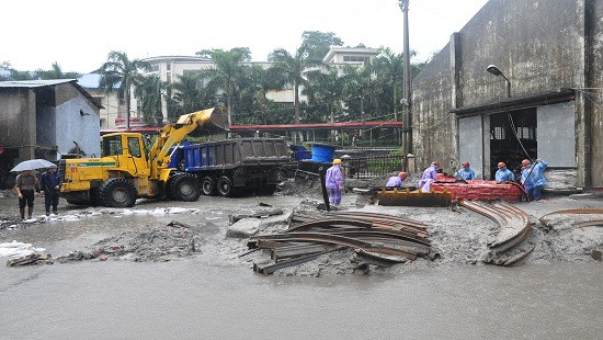 Quảng Ninh: Sửa điện, nam công nhân rơi xuống nước tử vong