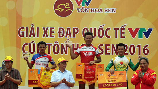Giải xe đạp quốc tế VTV: Áo Vàng chặng 6 thuộc về vận động viên Võ Phú Trung 