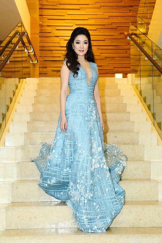 Hoa hậu Nguyễn Thị Huyền vẫn xinh đẹp vạn người mê sau hơn 10 năm đăng quang