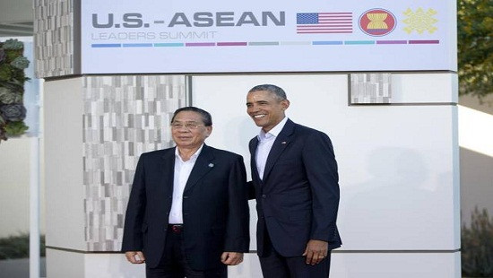 Lần đầu tiên Tổng thống Mỹ tới Lào – Cuộc tiếp sức để Lào 