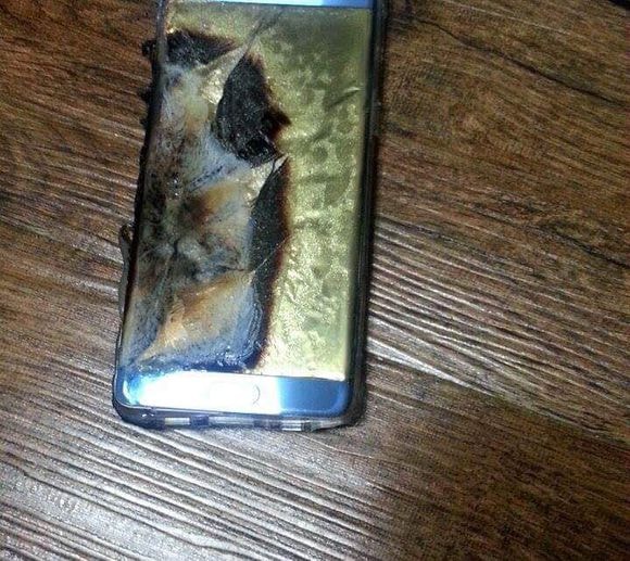 Hình ảnh: Cách đổi Samsung Galaxy Note 7 lỗi do pin tại Việt Nam số 2