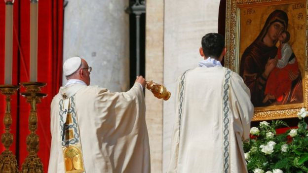 Giáo hoàng Francis tuyên bố phong thánh cho Mẹ Theresa