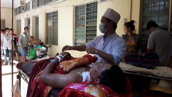 Đắk Lắk: Cưa bom 2 người nhập viện trong tình trạng nguy kịch