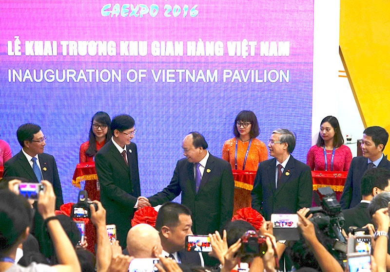 Thủ tướng dự khai trương khu hàng Việt tại CAEXPO 2016; hội kiến Phó Thủ tướng Trung Quốc Trương Cao Lệ