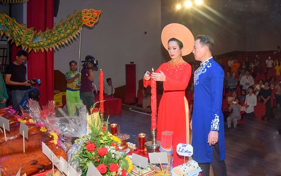 Trịnh Kim Chi cùng sao Việt bày tỏ lòng biết ơn với Tổ nghề