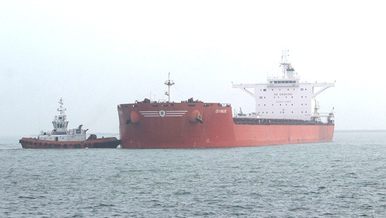 Kiểm tra tàu chở hơn 100 tấn bùn chịu nhiệt của Formosa