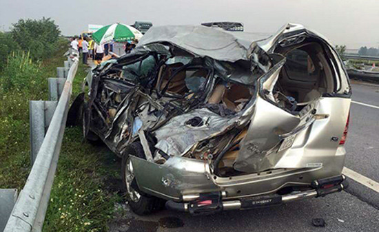 Tai nạn trên cao tốc Nội Bài - Lào Cai, 2 người thương vong