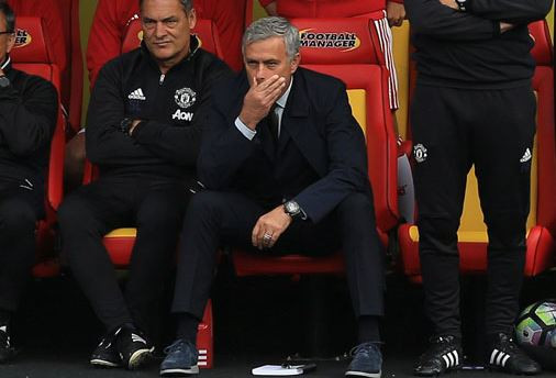 HLV Mourinho chỉ trích trọng tài sau thất bại của Quỷ đỏ