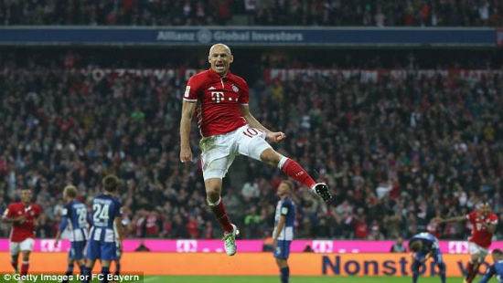 Robben tái xuất, Bayern đá bại Hertha Berlin