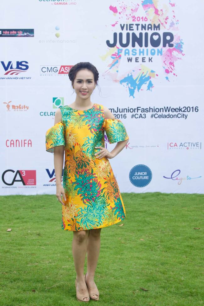 Dàn sao Việt đội mưa đến ủng hộ show diễn của Đỗ Mạnh Cường