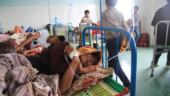 Nam Định: Nhiều người nhập viện sau khi đi ăn cỗ