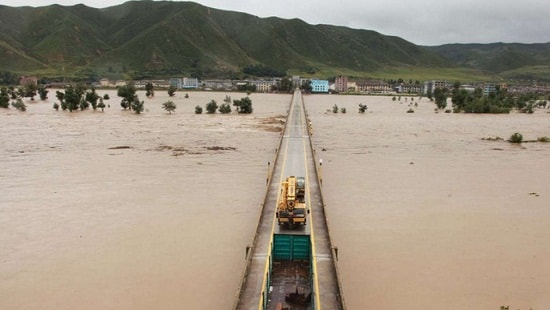 Hàng trăm binh sĩ Triều Tiên cùng đạn dược bị lũ cuốn trôi